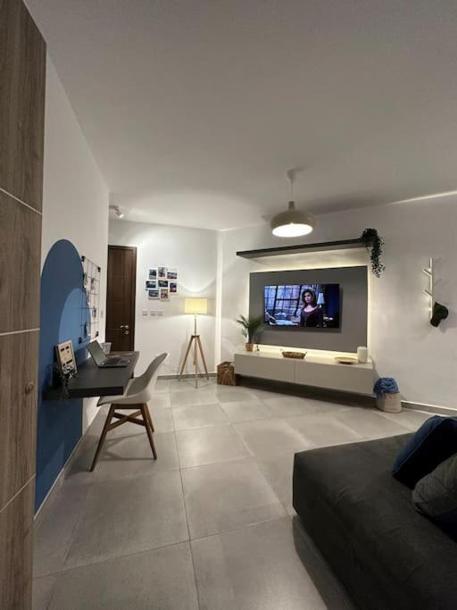 Bluemoon Apartment